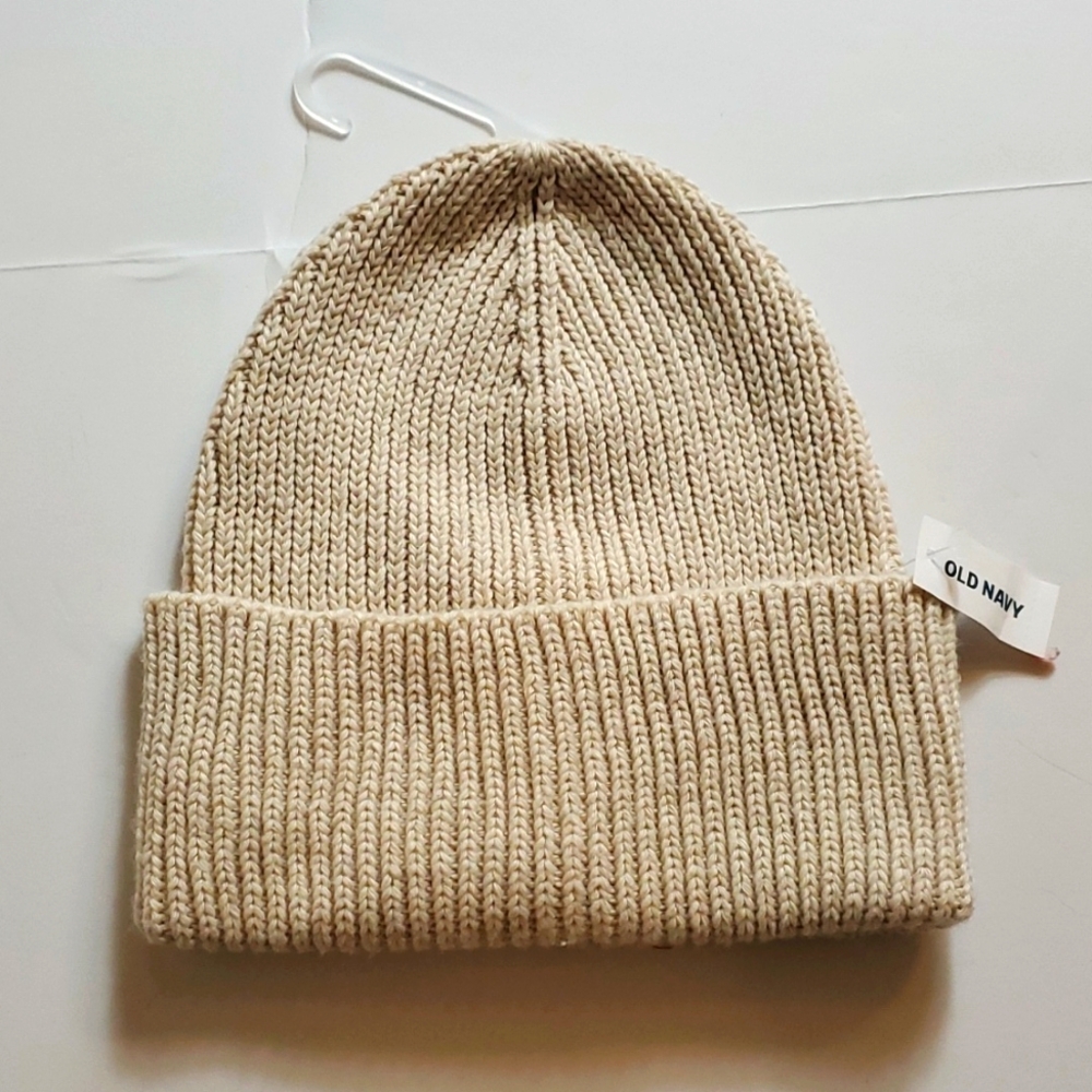 Old Navy cream colored beanie knit hat